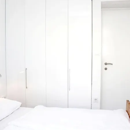 Aqua Sole Apartment *